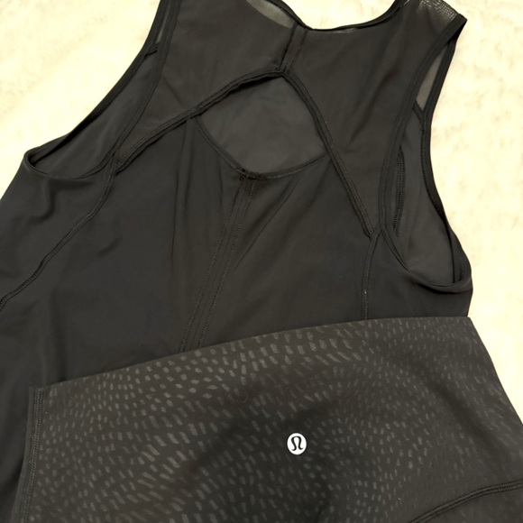 2 piece set awesome LULULEMON workout set  large top size 8 shorts - Picture 2 of 3